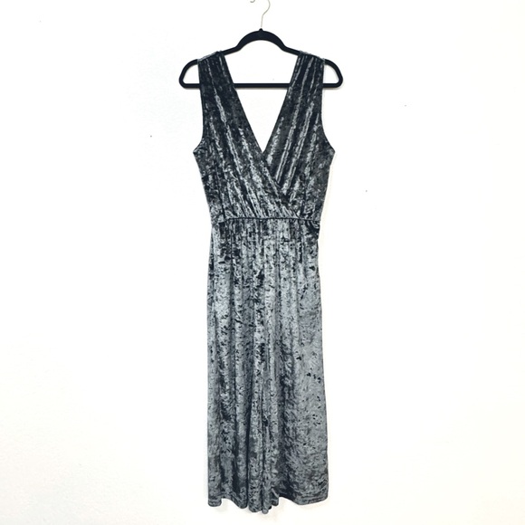 NWT - coco + jaimeson Silver Velour Jumpsuit Size Medium - Picture 1 of 6